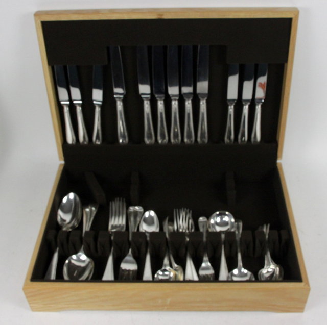 A matched canteen of Georgian and