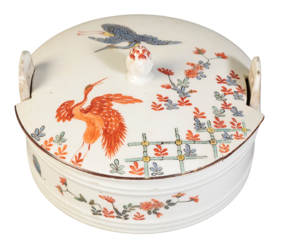 A MEISSEN BUTTER TUB AND FLAT COVER
