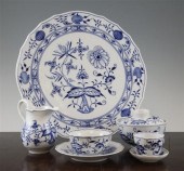 A Meissen onion pattern forty