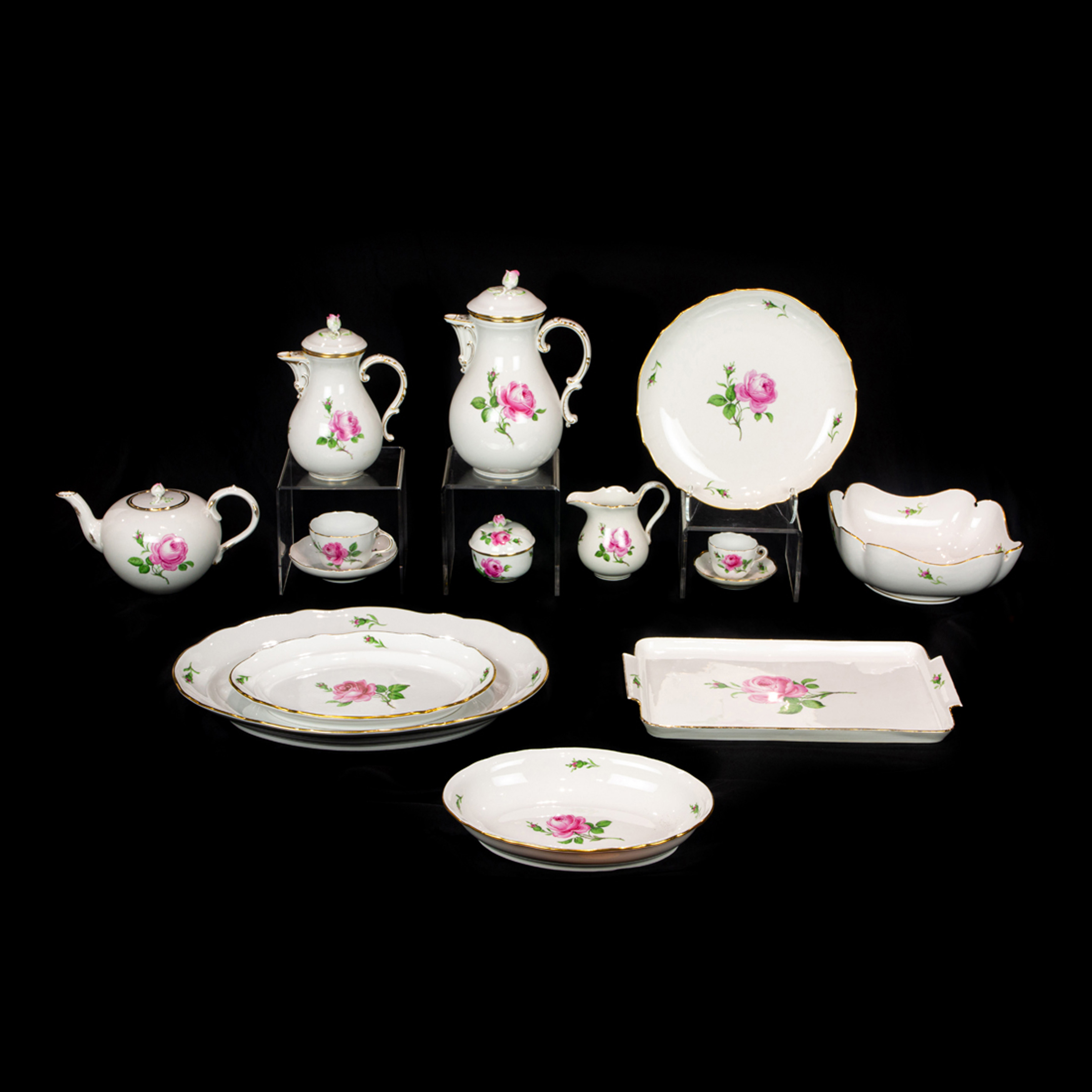 A MEISSEN PORCELAIN ROSE