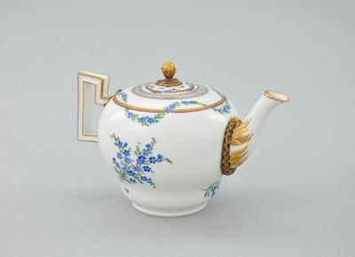 A Meissen Porcelain Teapot Of