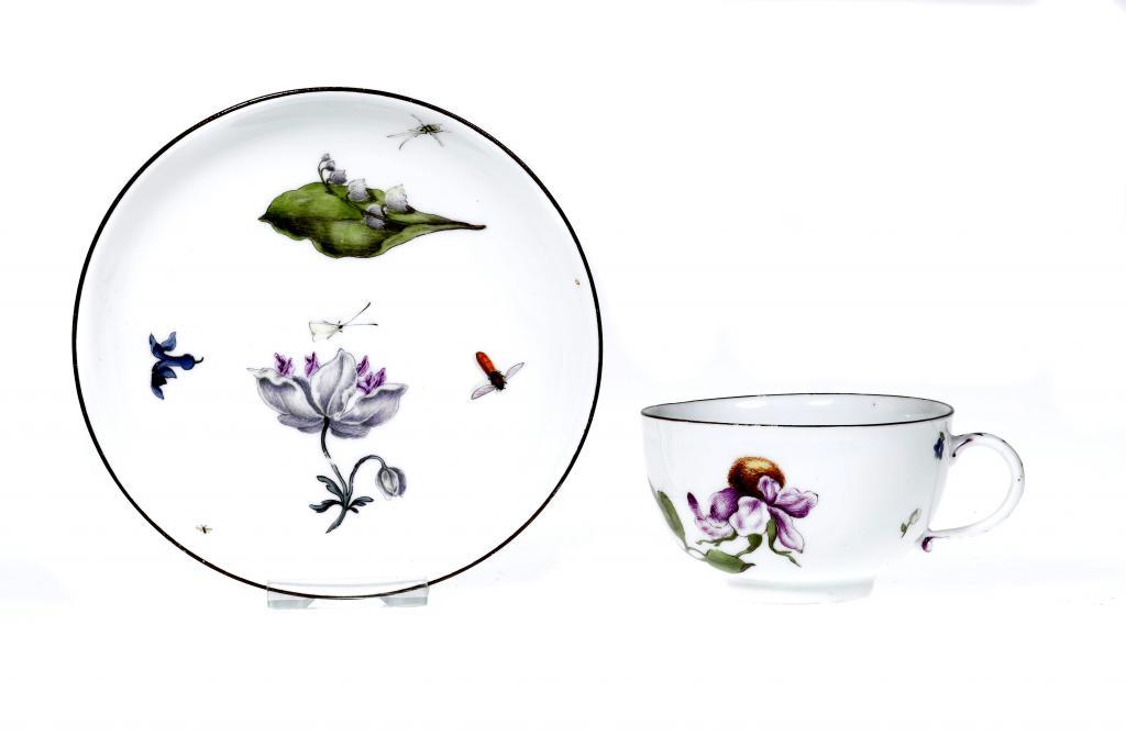 A MEISSEN TEACUP AND SAUCER