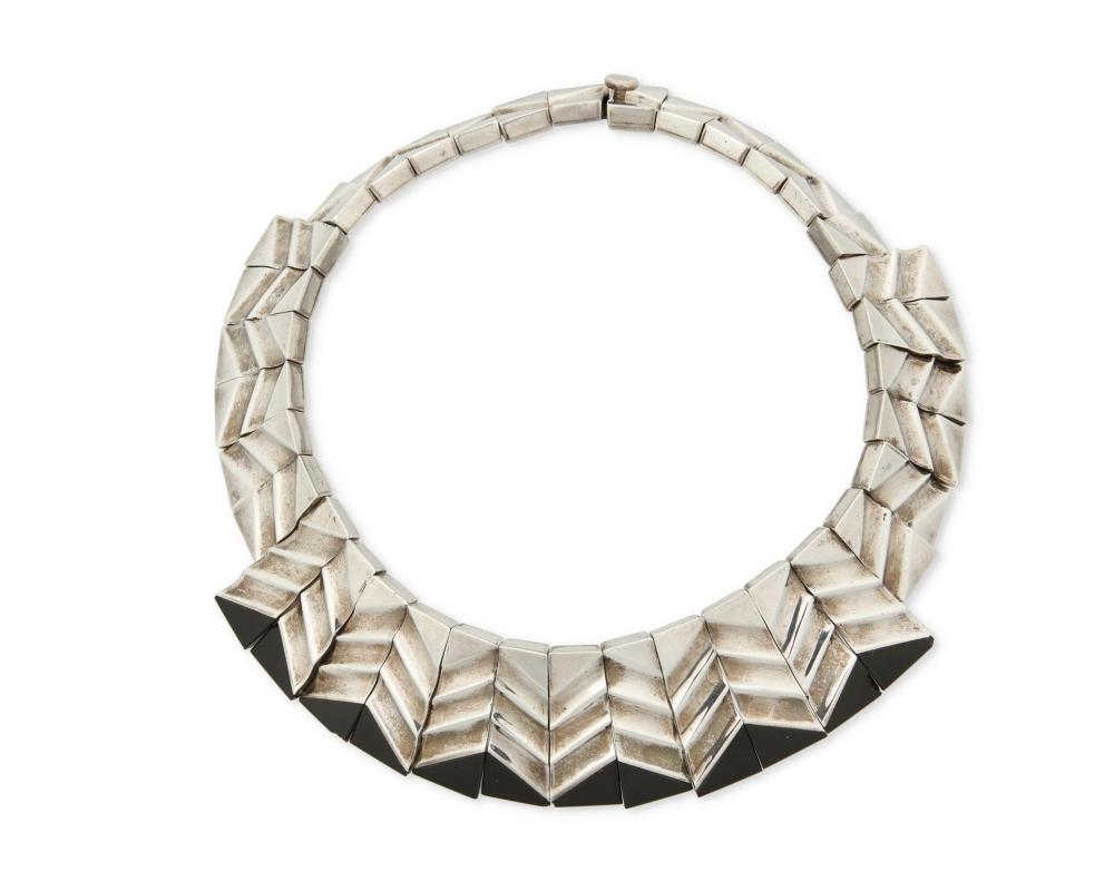 A MEXICAN SILVER AND ONYX NECKLACEA