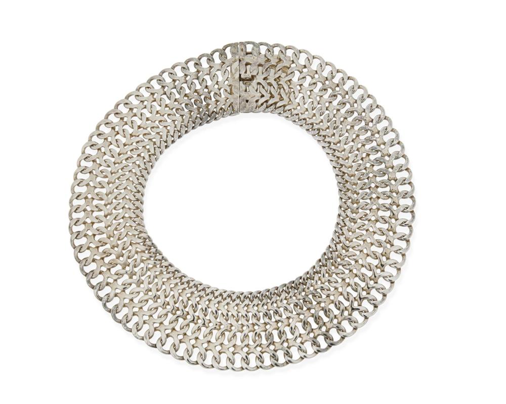 A MEXICAN SILVER COLLAR NECKLACEA