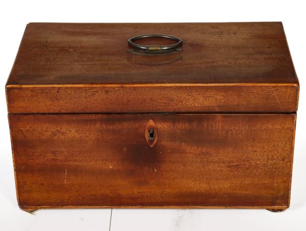 A MID 19TH CENTURY MAHOGANY TEA
