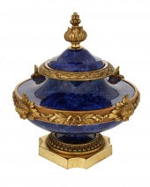 A MILET COBALT PORCELAIN LIDDE