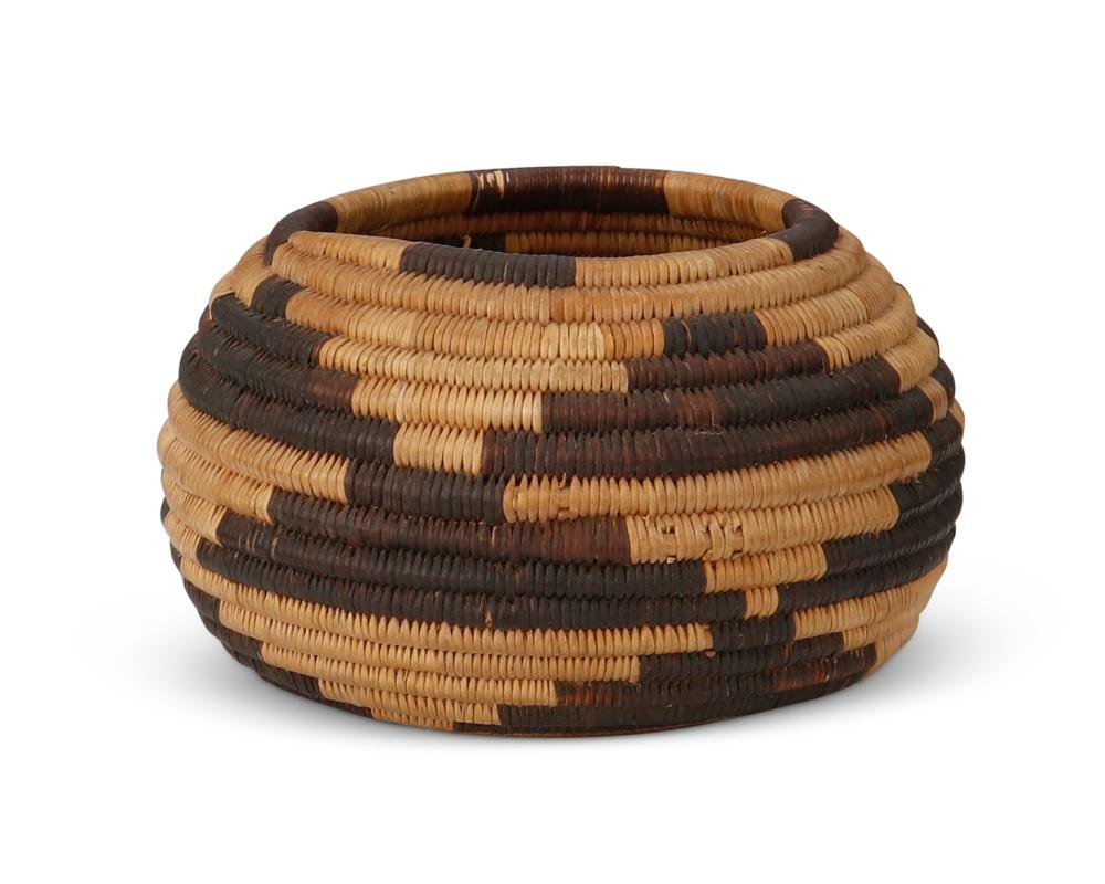 A MINIATURE POMO BASKETA