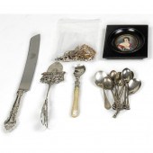 A MISCELLANEOUS LOT OF SILVER