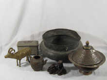 A mixed lot being an Islamic bowl