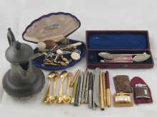 A mixed lot being two Parker pens