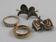 A mixed lot comprising a 9 ct
