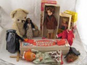 A mixed lot comprising a Sindy