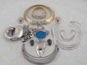 A mixed lot comprising silver
