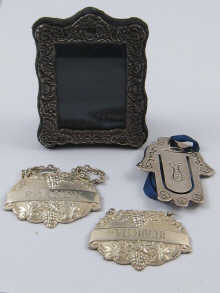A mixed lot comprising two silver