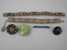 A mixed lot comprising two silver