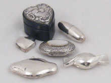 A mixed lot of silver comprising