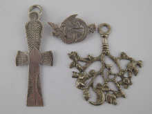 A mixed lot of white metal (tests