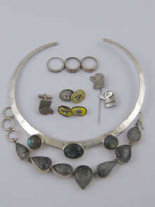 A mixed lot of white metal (tests