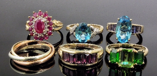 A modern 9ct three coloured gold