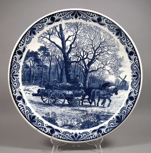 A modern Delft blue and white
