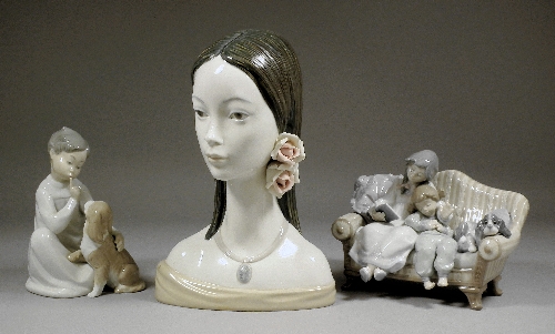 A modern Lladro porcelain bust of a