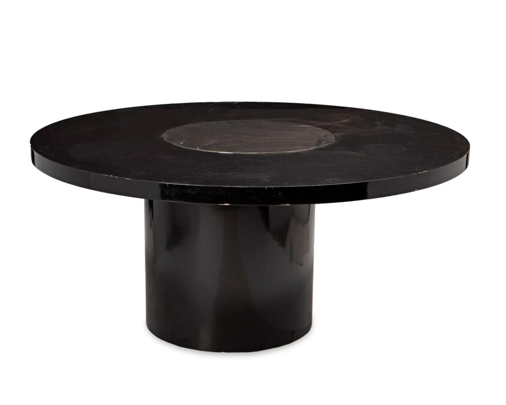 A MODERN-STYLE BLACK LACQUERED