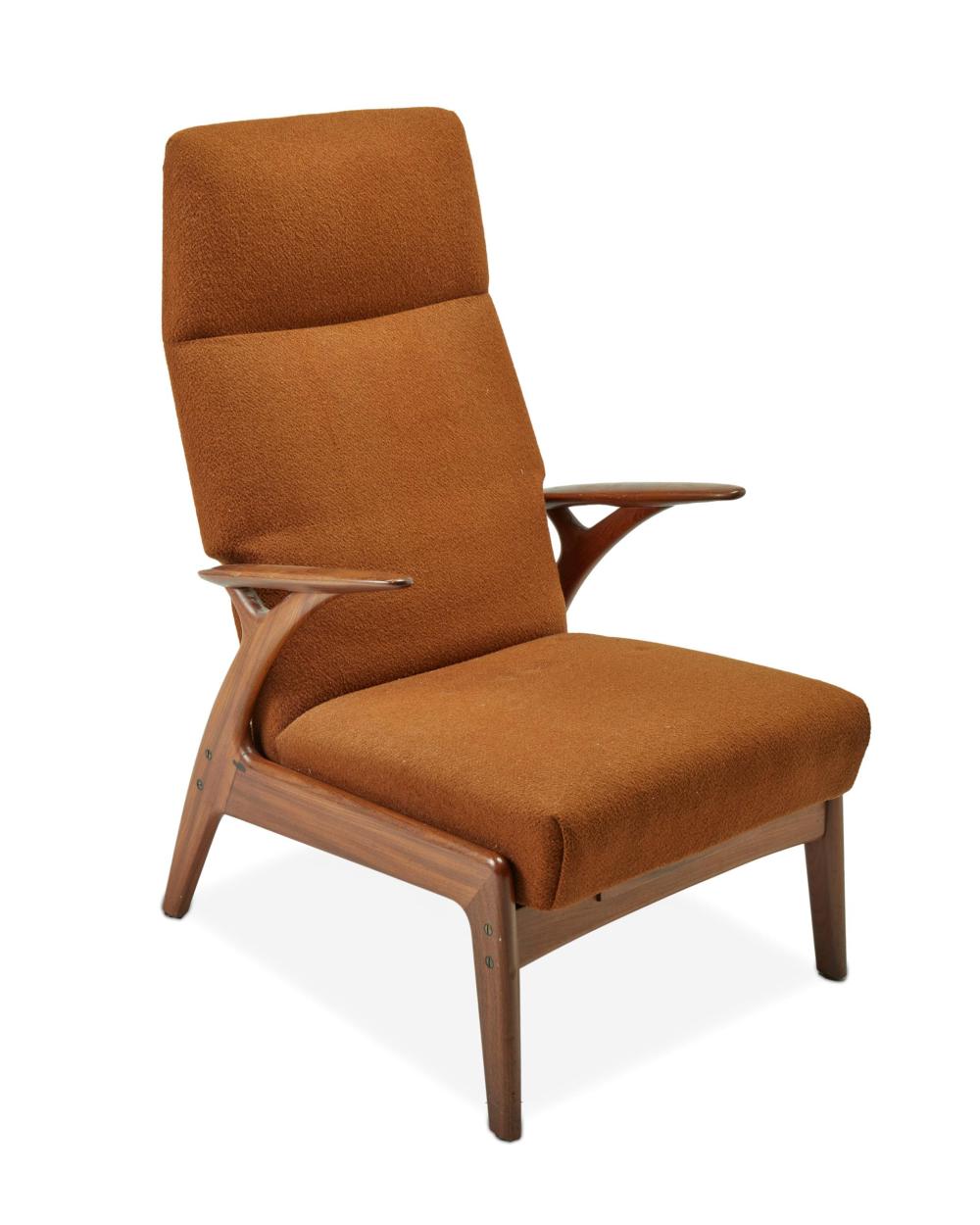 A MODERN TEAK RECLINING LOUNGE