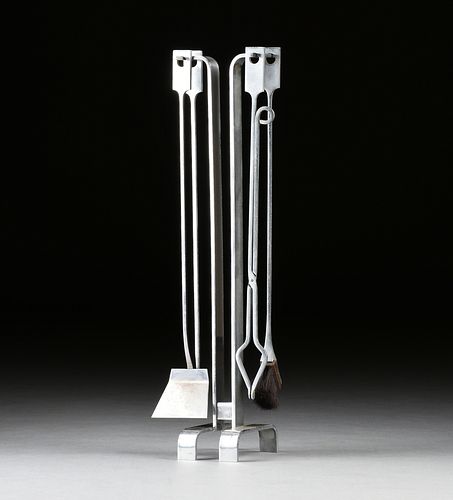 A MODERNIST POLISHED STAINLESS