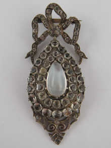 A moonstone and paste pendant /