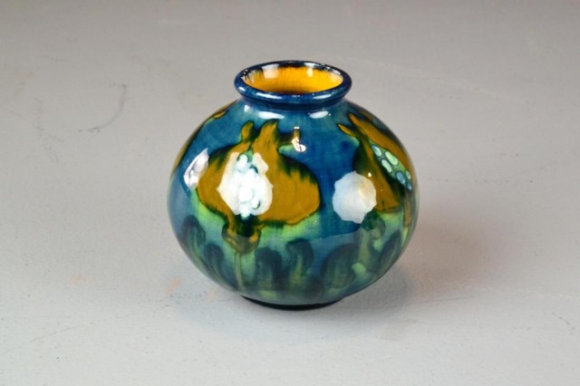 A Moorcroft Style Glazed Pottery
