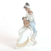 A MOTHER'S EMBRACE 1006851 - L
