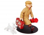 A MOULINSART "TINTIN" FIGURINE