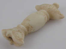 A Mughal white jade handle 13cm