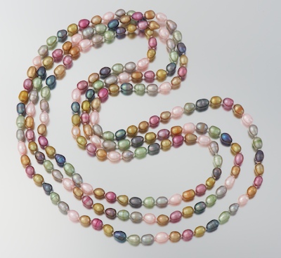 A Multi Color Pearl Rope Necklace A