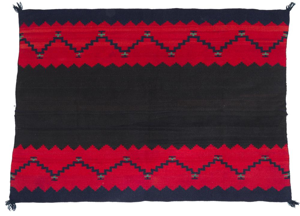 A NAVAJO CLASSIC PERIOD MANTAA