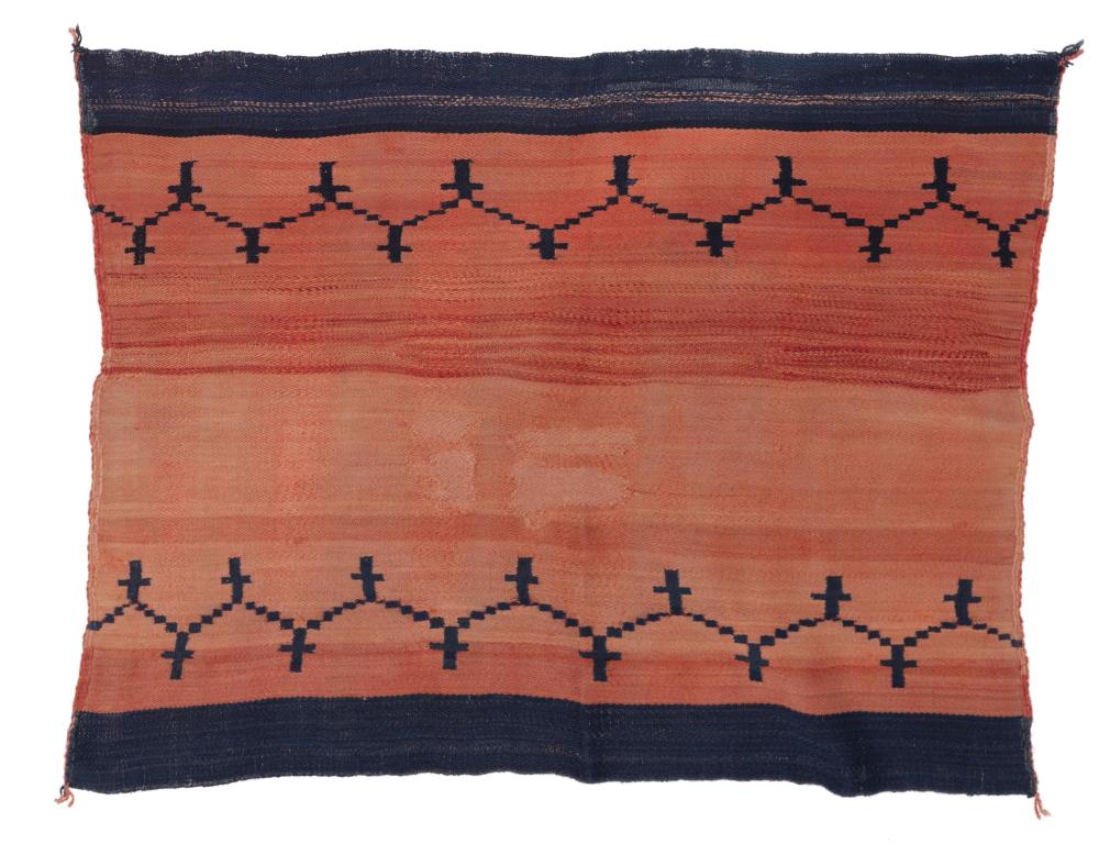 A NAVAJO CLASSIC PERIOD MANTAA