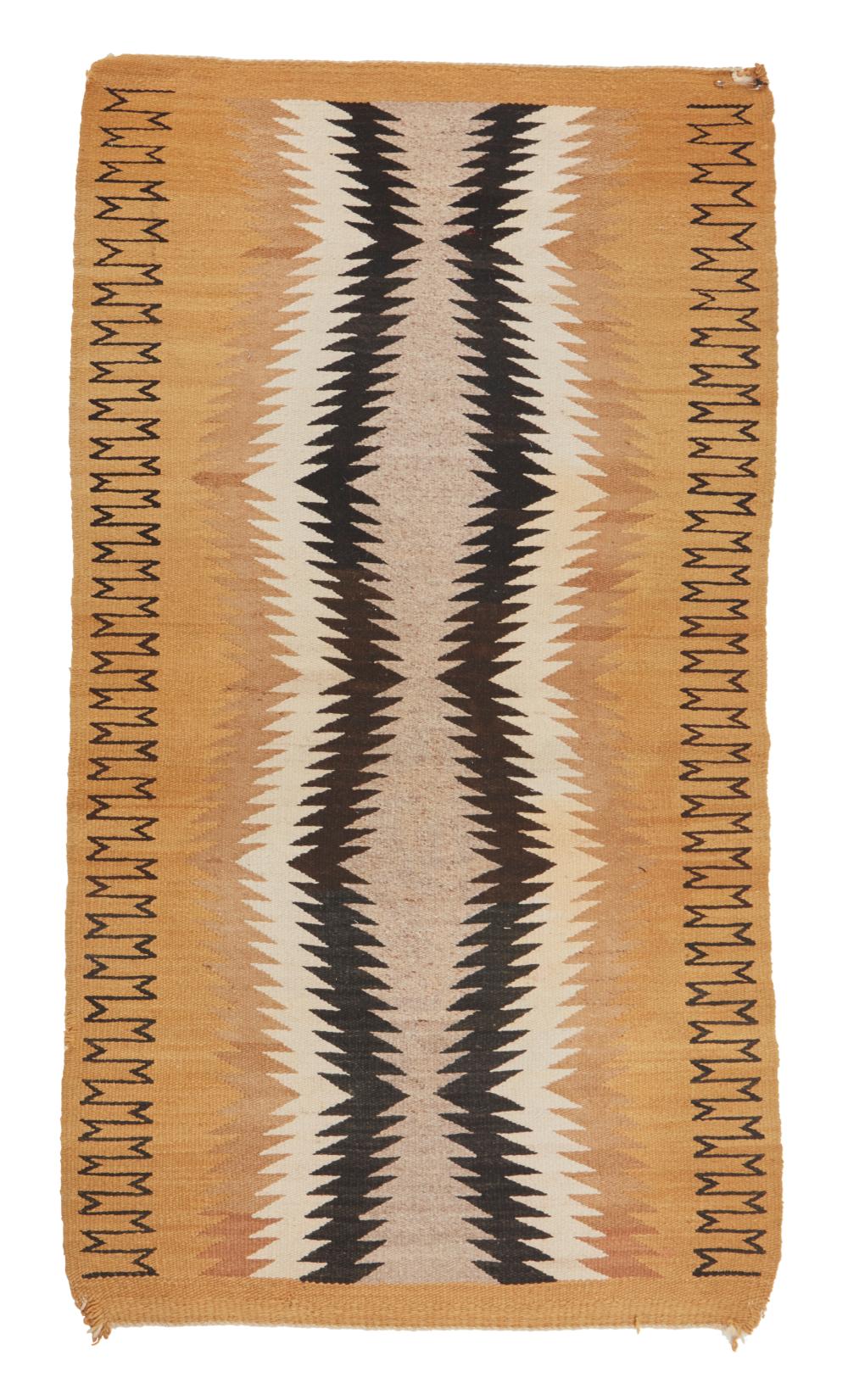 A NAVAJO REGIONAL RUGA Navajo