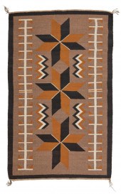 A NAVAJO REGIONAL RUGA Navajo