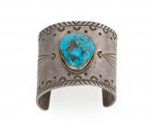 A NAVAJO WIDE CUFF BRACELETA N