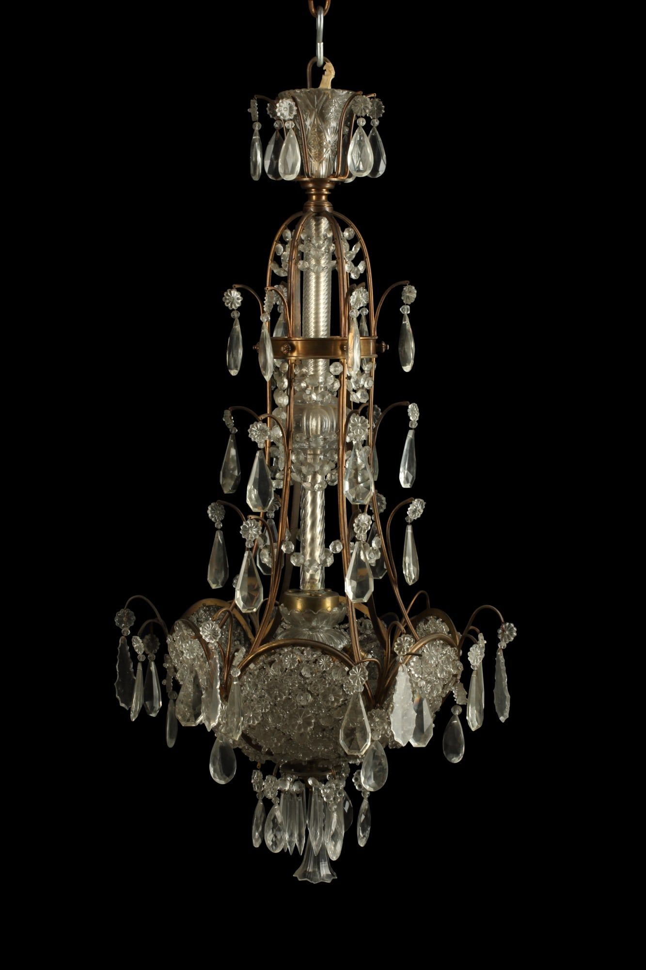 A NEOCLASSICAL STYLE METAL AND