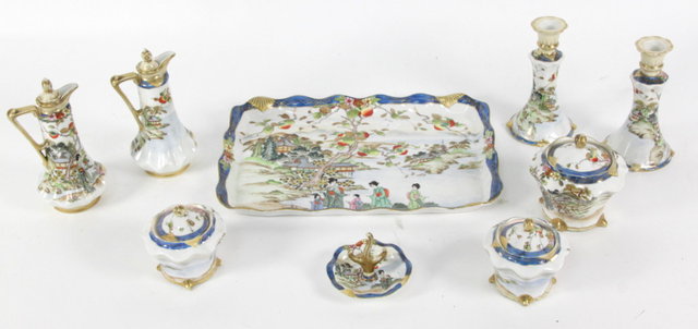 A Noritake dressing table set