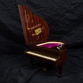 A NOVELTY ADVERTISING COMBINAT