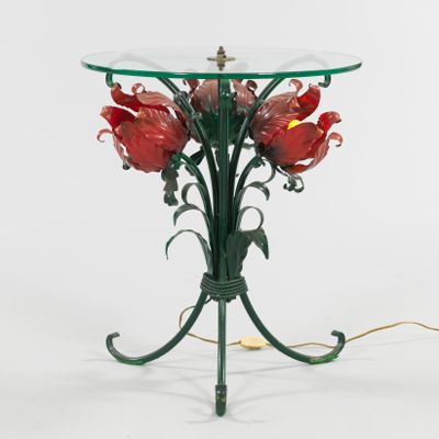 A Novelty Tulip Lamp Table