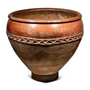 A Nuna Earthenware Storage