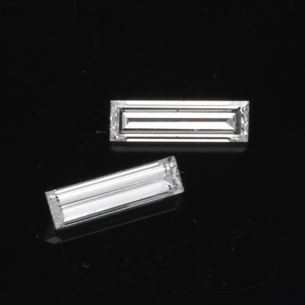 A PAIR OF 0.52 CARAT BAGUETTE CUT