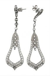 A PAIR OF 14 KARAT WHITE GOLD