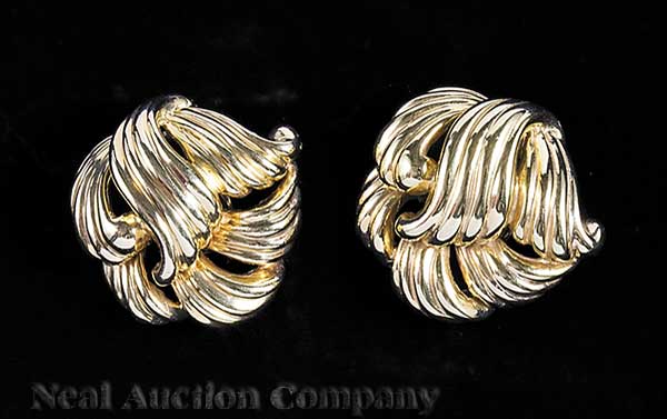 A Pair of 14 kt. Yellow Gold Ear
