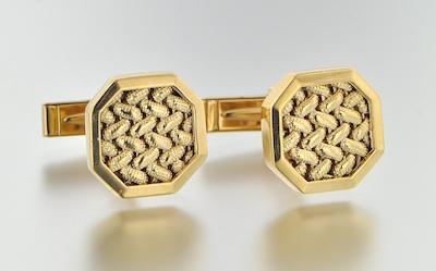 A Pair of 14k Gold Cufflinks 14k