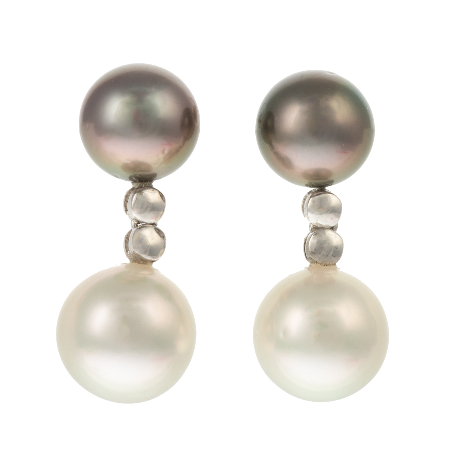 A PAIR OF 14K TAHITIAN & SOUTH