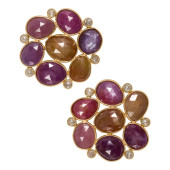 A PAIR OF 18K GOLD MULTICOLORE